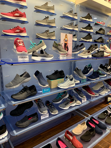 Shoe Store «SKECHERS Factory Outlet», reviews and photos, 2663 Gulf to Bay Blvd #910, Clearwater, FL 33759, USA