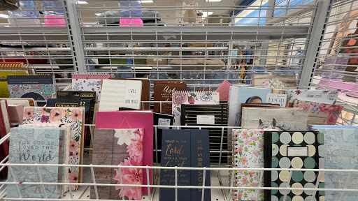 Clothing Store «Ross Dress for Less», reviews and photos, 1990 S University Dr, Davie, FL 33324, USA