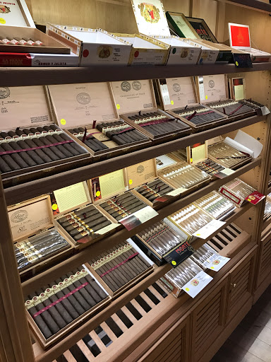 Cigar Shop «Puros Cigar Shop», reviews and photos, 775 Silver Ln B7, East Hartford, CT 06118, USA
