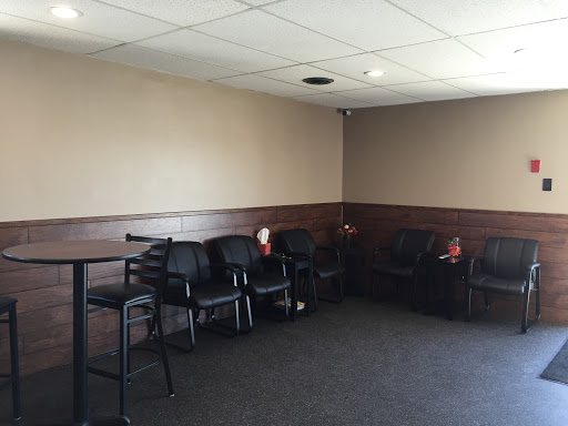 Auto Repair Shop «Sparks Tire & Auto», reviews and photos, 1665 Scherer Pkwy, St Charles, MO 63303, USA