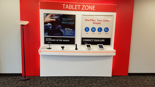Cell Phone Store «Verizon Wireless Premium Retailer - Cellular & More», reviews and photos, 1192 S Main St #300, Chelsea, MI 48118, USA