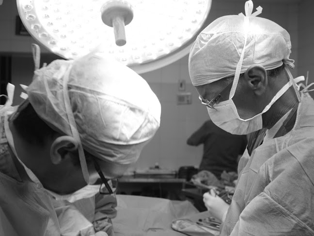 Doctor Leonardo Russo. Mastologo Cirujano oncologo - Quito