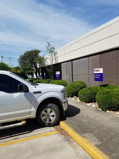 Shipping and Mailing Service «FedEx Ship Center», reviews and photos, 1102 Brussels St, San Antonio, TX 78219, USA