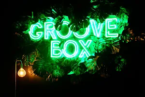 Groove Box Karaoke image