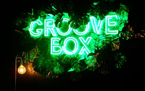 Groove Box Karaoke image