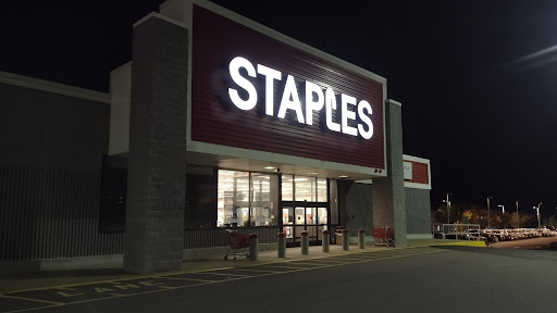 Staples, 1525 S Willow St, Manchester, NH 03103, USA, 