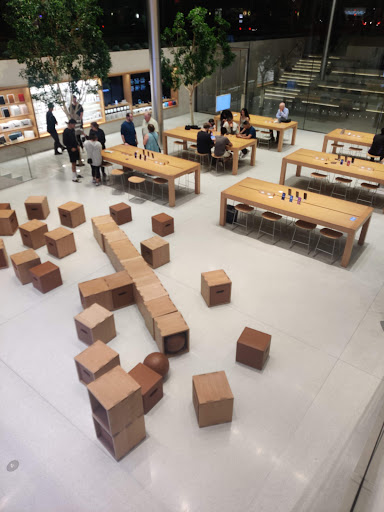 Computer Store «Apple Biltmore», reviews and photos, 2502 E Camelback Rd, Phoenix, AZ 85016, USA