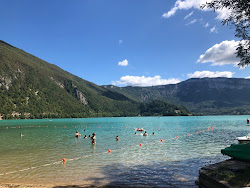 Plage La Crique Aiguebelette'in fotoğrafı ve yerleşim
