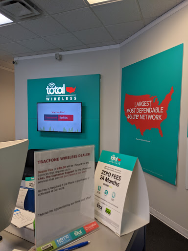 Cell Phone Store «Tracfone Wireless Exclusive Store (Cellphone Repair- iPhone Repair- Screen Repair)», reviews and photos, 10812 SE Oak St b, Portland, OR 97222, USA