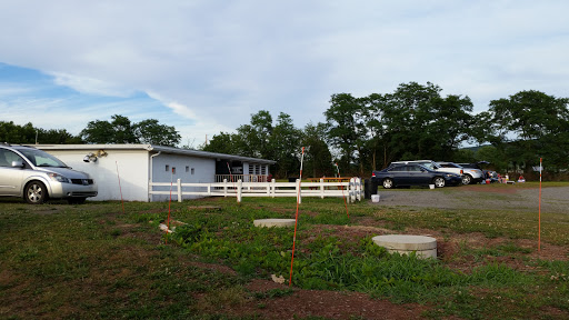 Drive-in Movie Theater «Sky-Vu Drive-In Theater», reviews and photos, 813 E Market St, Lykens, PA 17048, USA