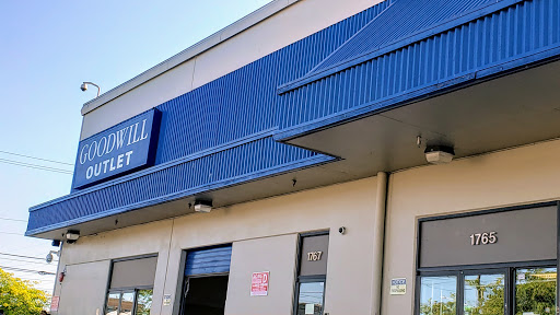 Thrift Store «Goodwill Outlet», reviews and photos, 1765 6th Ave S, Seattle, WA 98134, USA