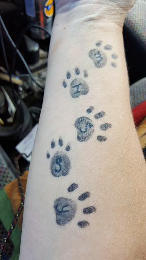 Tattoo Shop «Lucky Rabbit Tattoos», reviews and photos, 611 E McGalliard Rd, Muncie, IN 47303, USA