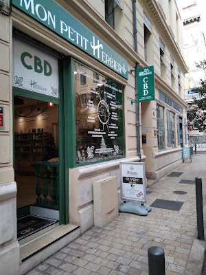 Mon Petit Herbier Marseille vieux port boutique CBD à Marseille