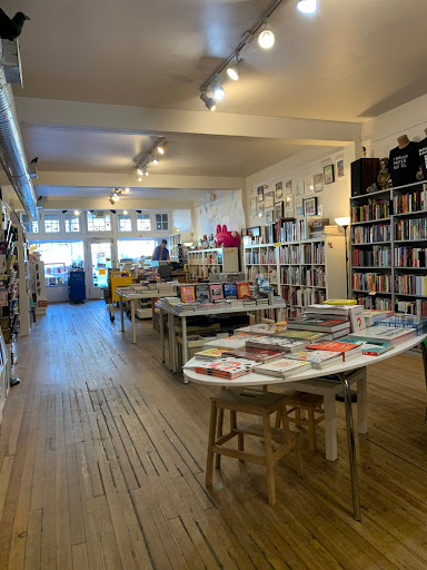 Book Store «Atomic Books», reviews and photos, 3620 Falls Rd, Baltimore, MD 21211, USA