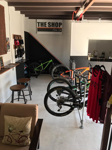 THE SHOP: Bike Café