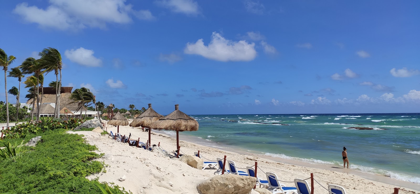 Fotografie cu Playa Aventuras cu o linie de coastă spațioasă
