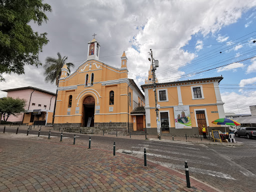 Santuario Católico Santa Ana de Nayón