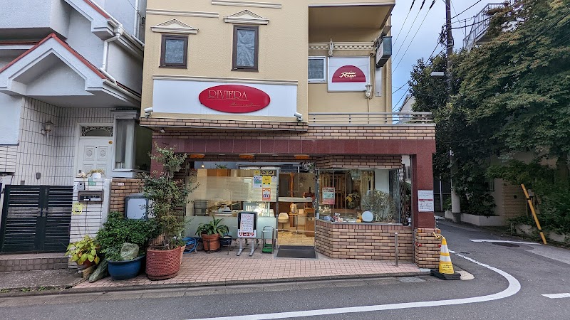 リビエラ洋菓子店 本店