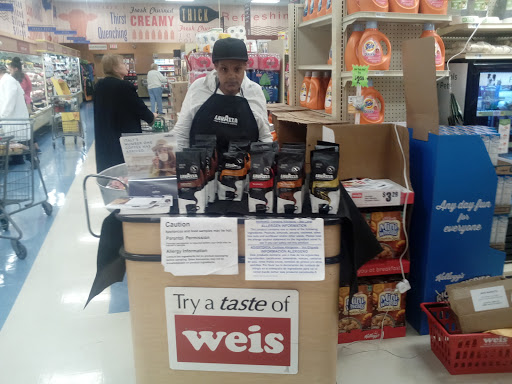 Supermarket «Weis Markets», reviews and photos, 1220 Chestnut St, Emmaus, PA 18049, USA