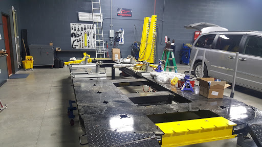 Auto Body Shop «Fine Line Auto Body-Lewis Center», reviews and photos, 8595 N High St, Columbus, OH 43235, USA