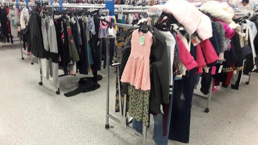 Clothing Store «Ross Dress for Less», reviews and photos, 1708 E Washington Ave, Union Gap, WA 98903, USA