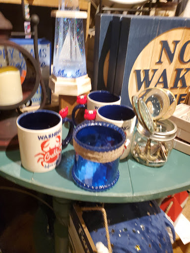 American Restaurant «Cracker Barrel Old Country Store», reviews and photos, 2421 Old Country Inn Dr, Caseyville, IL 62232, USA