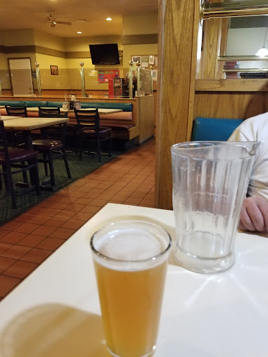 Pizza Restaurant «Round Table Pizza», reviews and photos, 4098 East Ave, Livermore, CA 94550, USA