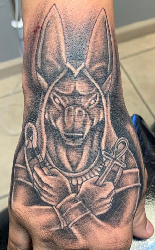 Tattoo Shop «Body Expressions Tattoo Studio», reviews and photos, 406 E Kingsbury St, Seguin, TX 78155, USA