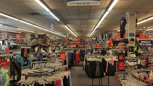 Sporting Goods Store «Big 5 Sporting Goods - El Toro», reviews and photos, 24314 Swartz Dr, Lake Forest, CA 92630, USA