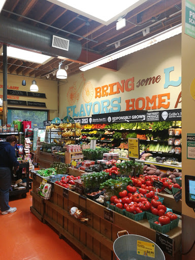 Grocery Store «Whole Foods Market», reviews and photos, 1028 Beacon St, Brookline, MA 02446, USA