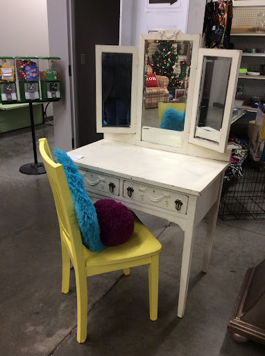 Thrift Store «Stuff Etc», reviews and photos, 2818 Commerce Dr, Coralville, IA 52241, USA