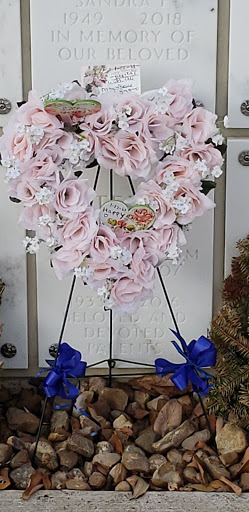 Florist «Petite Flower Shop», reviews and photos, 1501 Harry Wurzbach Rd, San Antonio, TX 78209, USA