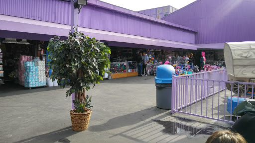 Shopping Mall «Los Amigos Mall», reviews and photos, 307 E Jefferson Blvd, Los Angeles, CA 90011, USA