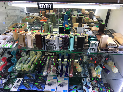 Tobacco Shop «Maryland Tobacco», reviews and photos, 1375 Maryland Ave E, St Paul, MN 55106, USA