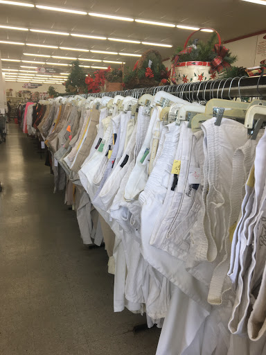 Thrift Store «Value World», reviews and photos, 11900 Detroit Ave, Lakewood, OH 44107, USA