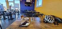 Atmosphère du Restauration rapide Restaurant Aux 100 pâtes - Relais du port - Eurovélo 6 à Dannemarie - n°6