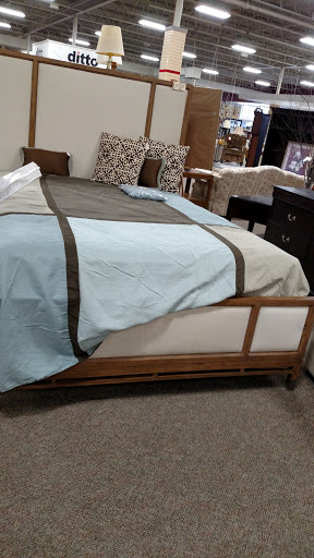 Thrift Store «Ditto Upscale Resale», reviews and photos, 571 E 8th St, Holland, MI 49423, USA