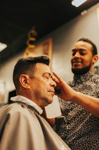 Barber Shop «Dream Team Barber Shop», reviews and photos, 7107 Turfway Rd, Florence, KY 41042, USA