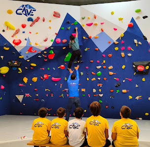 the C.A.V.E. ssd climbing gym Viale Piemonte, 14, 04022 Fondi LT, Italia
