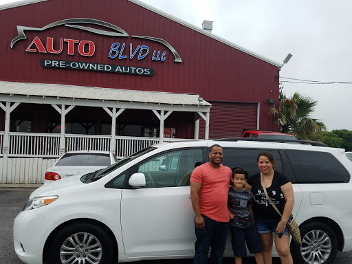 Car Dealer «Auto Blvd LLC», reviews and photos, 11300 I-35, San Antonio, TX 78233, USA