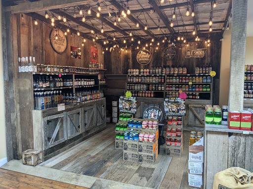 Liquor Store «Peavine Wine & Spirits», reviews and photos, 745 Peavine Rd, Crossville, TN 38571, USA