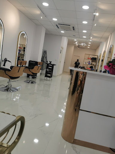Meet Peluquería y uñas en Zaragoza, Zaragoza
