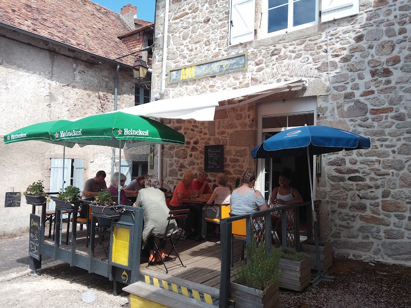 Art Cafe à Saint-Mathieu