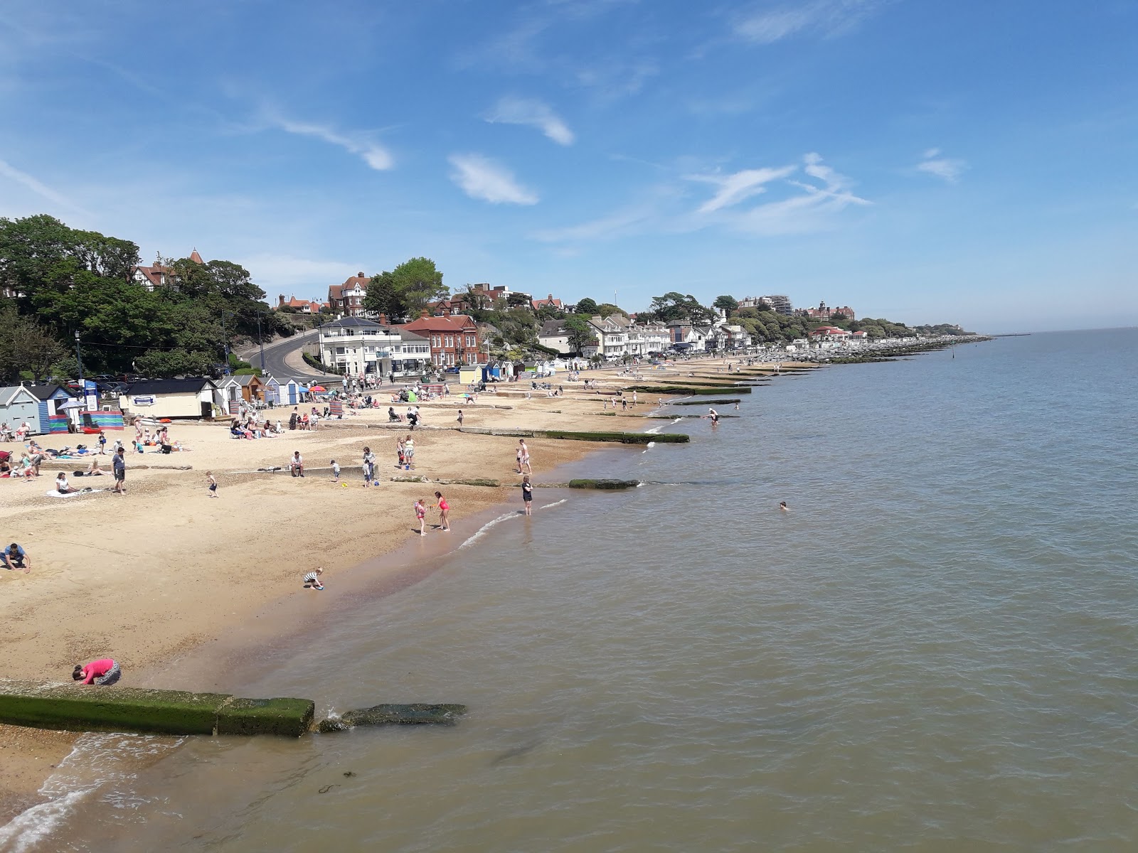 Foto van Felixstowe Beach met zand met kiezelstenen oppervlakte