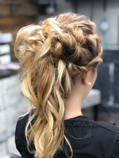Hair Salon «Salon Lofts Crossroads Plaza», reviews and photos, 213 Crossroads Blvd, Cary, NC 27518, USA