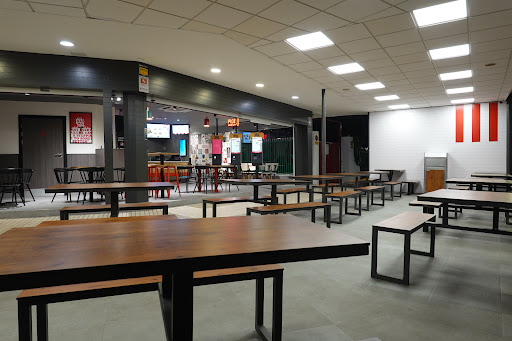 Restaurante KFC - Pl. de la Hispanidad, 03503 Benidorm, Alicante, España