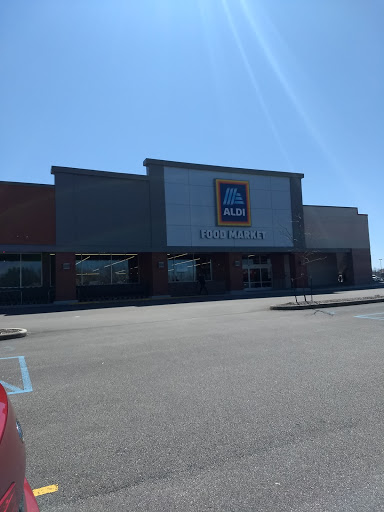 Supermarket «ALDI», reviews and photos, 2810 Mountaineer Blvd, Charleston, WV 25309, USA