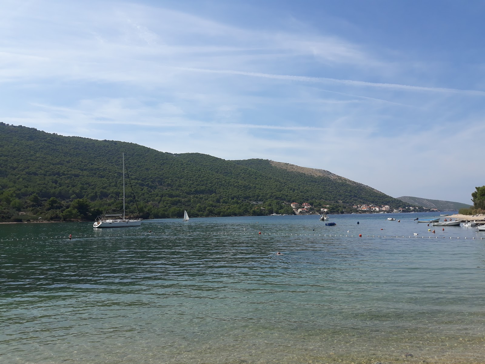 Photo of Dumici beach and the settlement