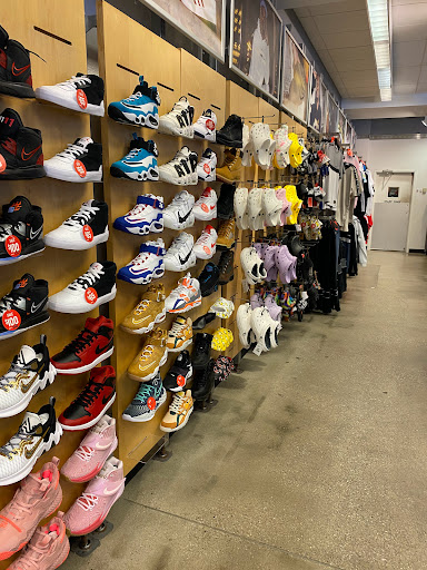 Shoe Store «Finish Line», reviews and photos, 1610 Lighthouse Pl, Michigan City, IN 46360, USA