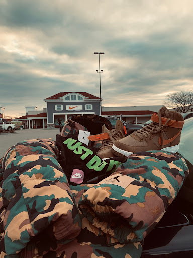 Sporting Goods Store «Nike Factory Store», reviews and photos, 1 Outlet Blvd #600, Wrentham, MA 02093, USA